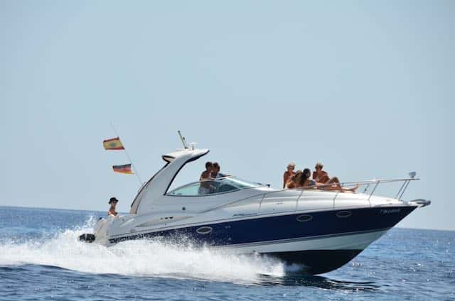Cruiser Yachts 300 Express