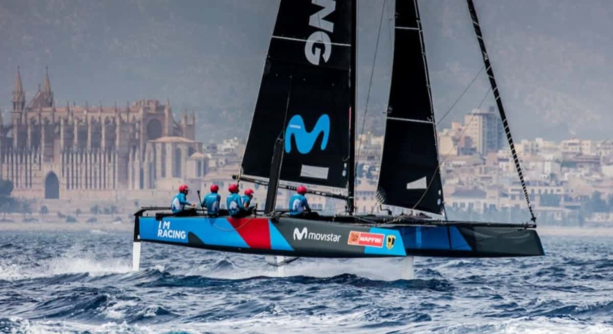 CATAMARAN GC32 'Movistar' - miniatura 3