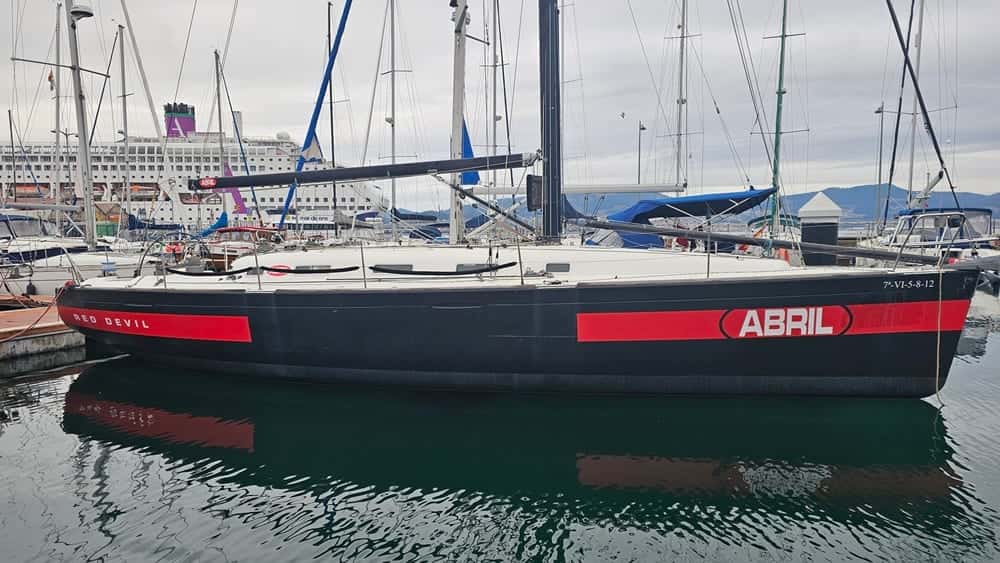BENETEAU FIRST 44.7 RED DEVIL - miniatura 3