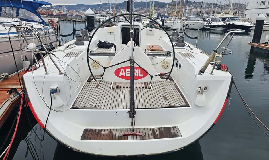 BENETEAU FIRST 44.7 RED DEVIL - miniatura 5