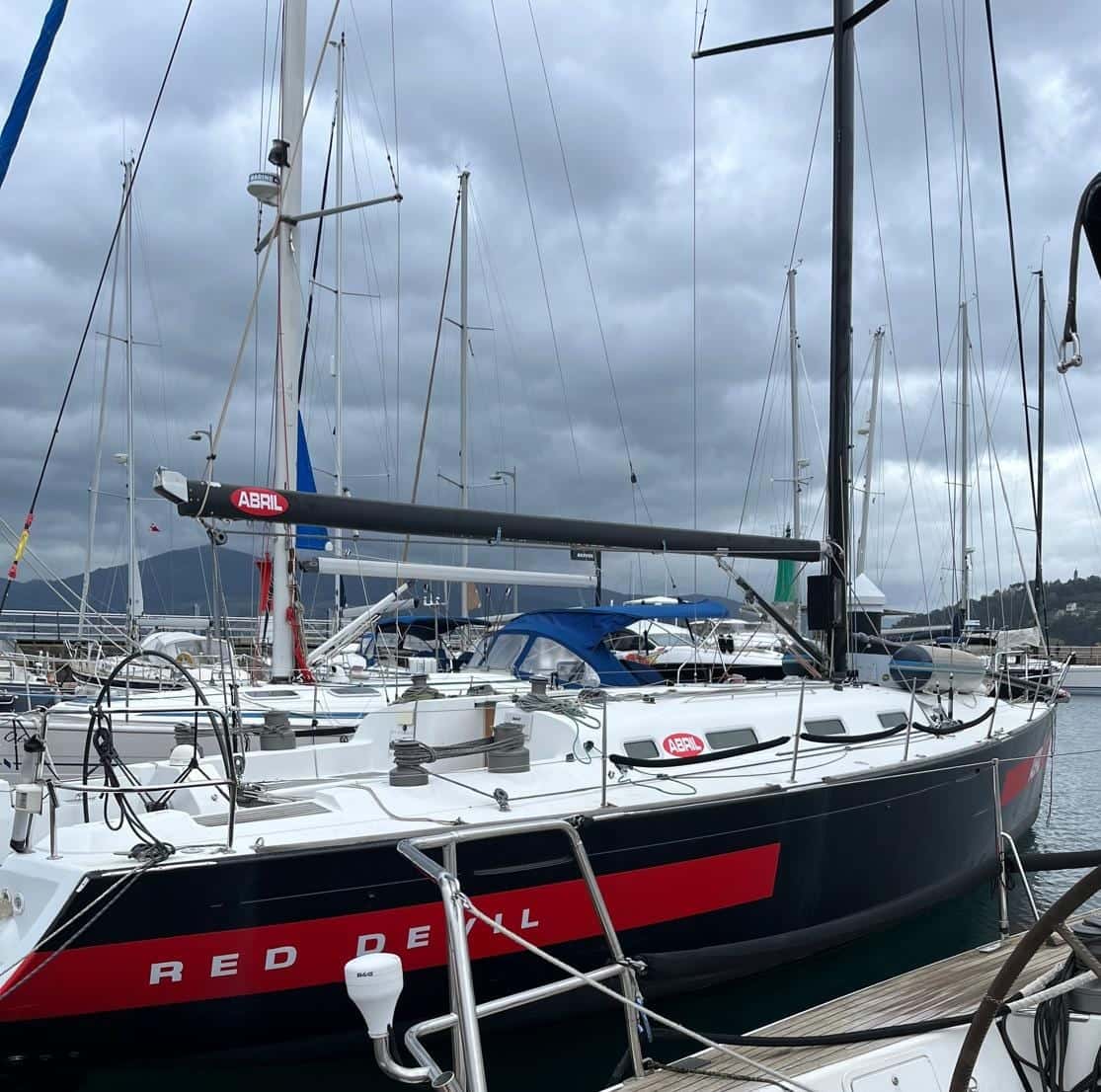 BENETEAU FIRST 44.7 RED DEVIL - miniatura 8