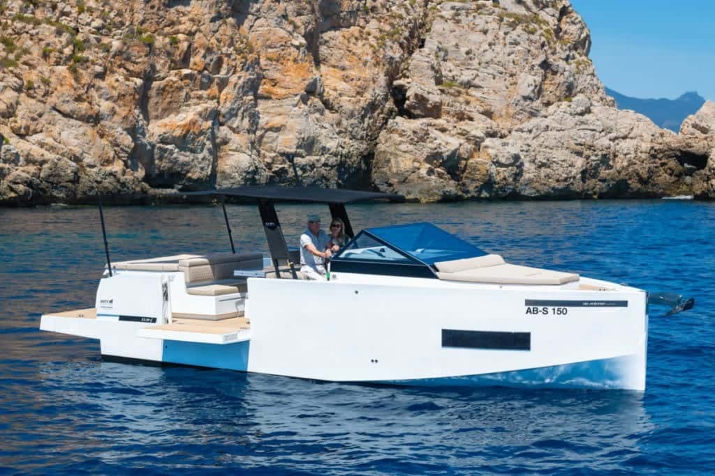 De Antonio Yachts D 34