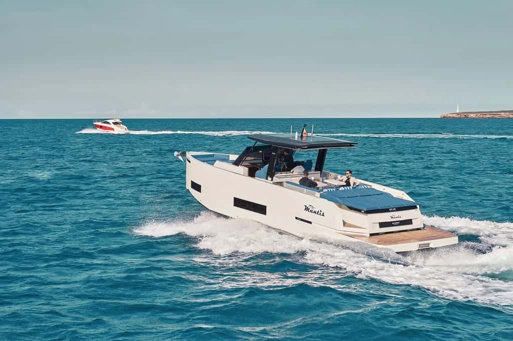 De Antonio Yachts 42