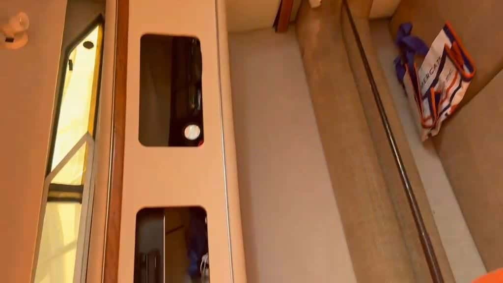 Sea Ray 330 - miniatura 21