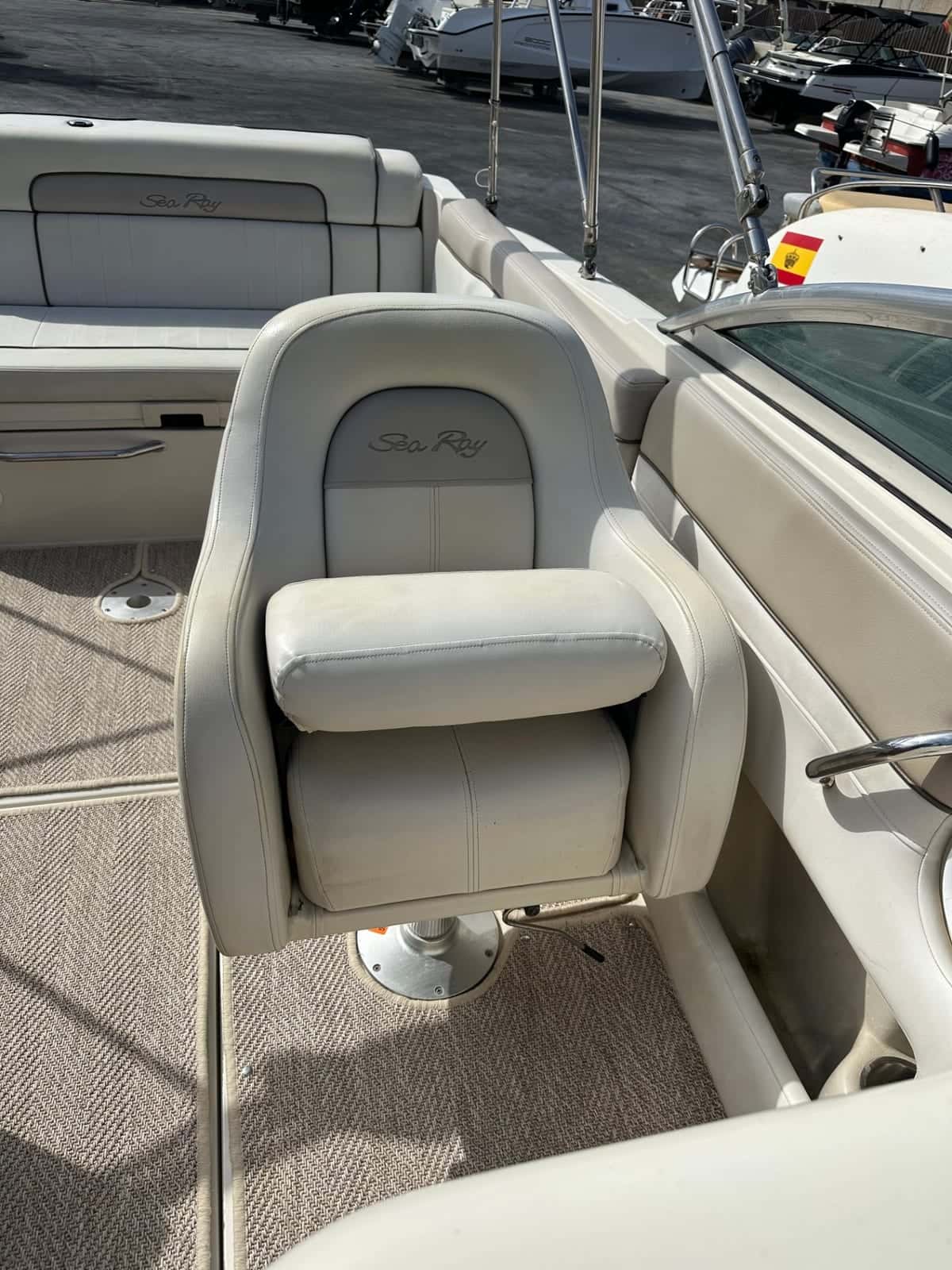 SeaRay 260 Sundeck - miniatura 8