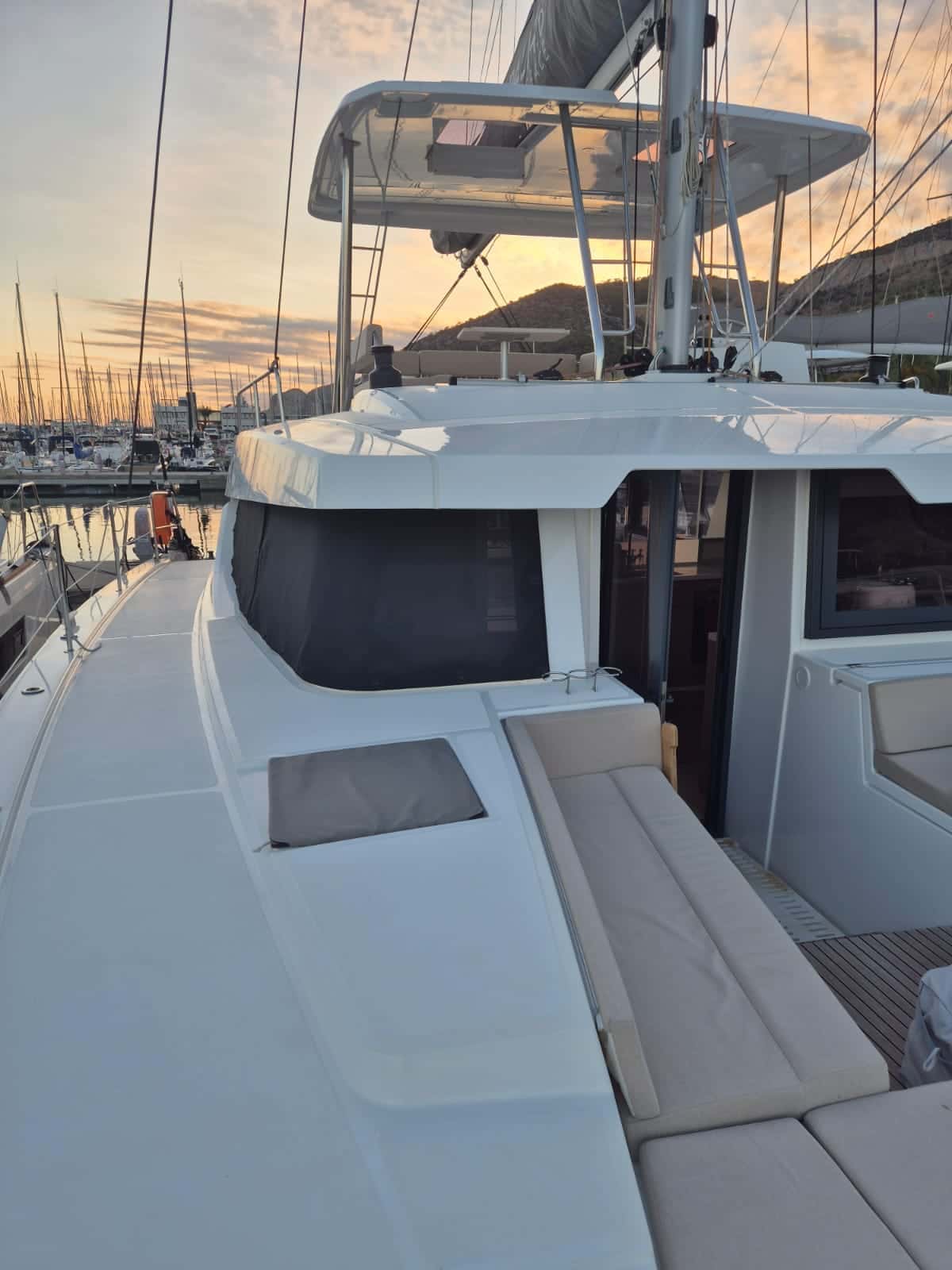 BALI Catamaran 4.6 Open Space TITAN III - miniatura 21