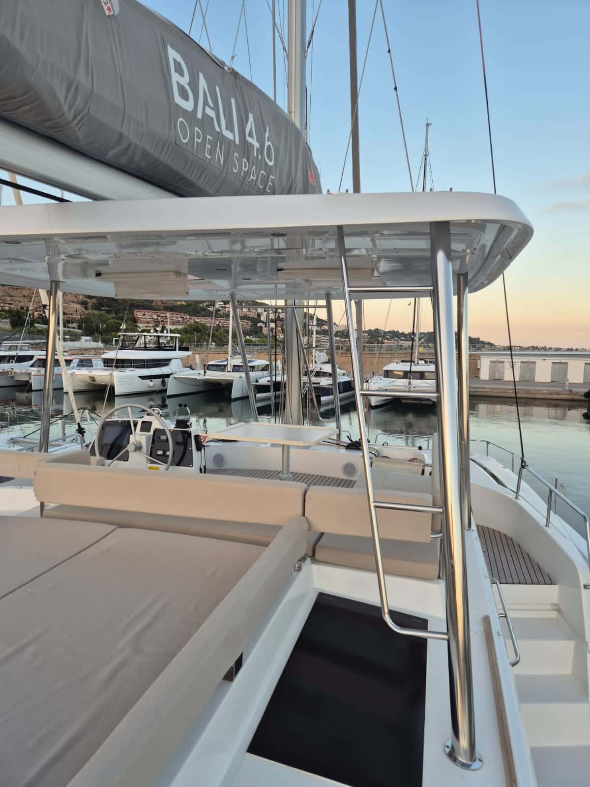 BALI Catamaran 4.6 Open Space TITAN III - miniatura 24